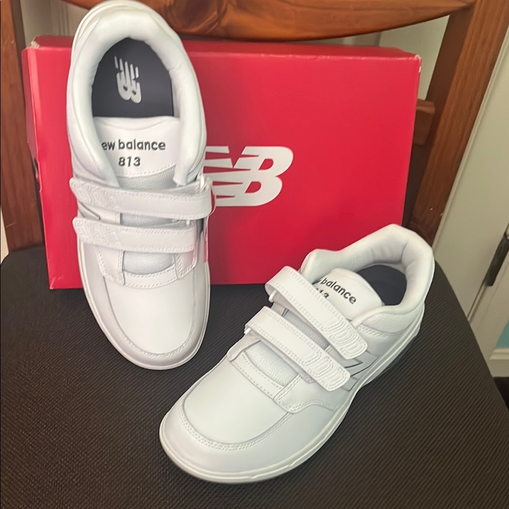 New balance men’s size 9 1/2 Velcro walking sneaker